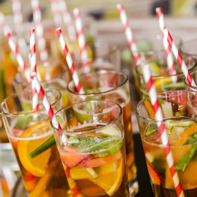 Pimm's O'Clock